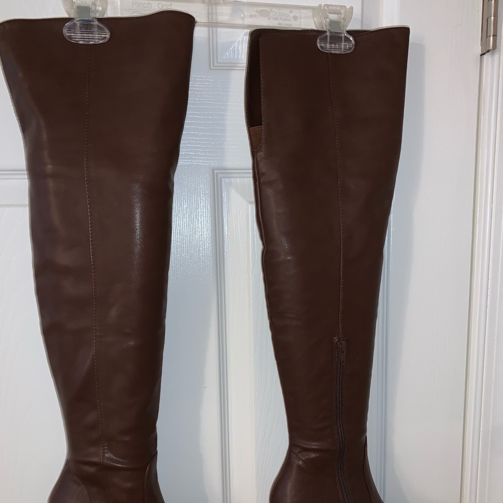 Boots - Picture 2 of 3